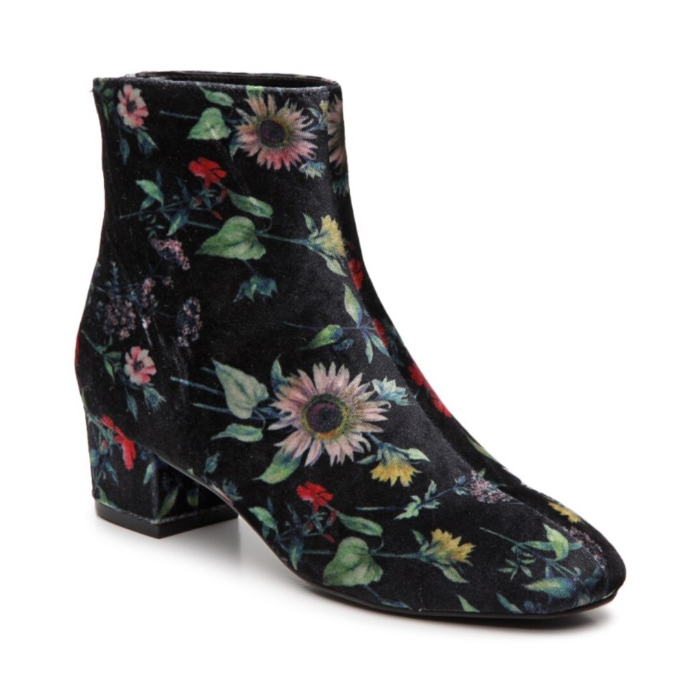 DARK FLORAL SUEDE HEELED BOOTIES